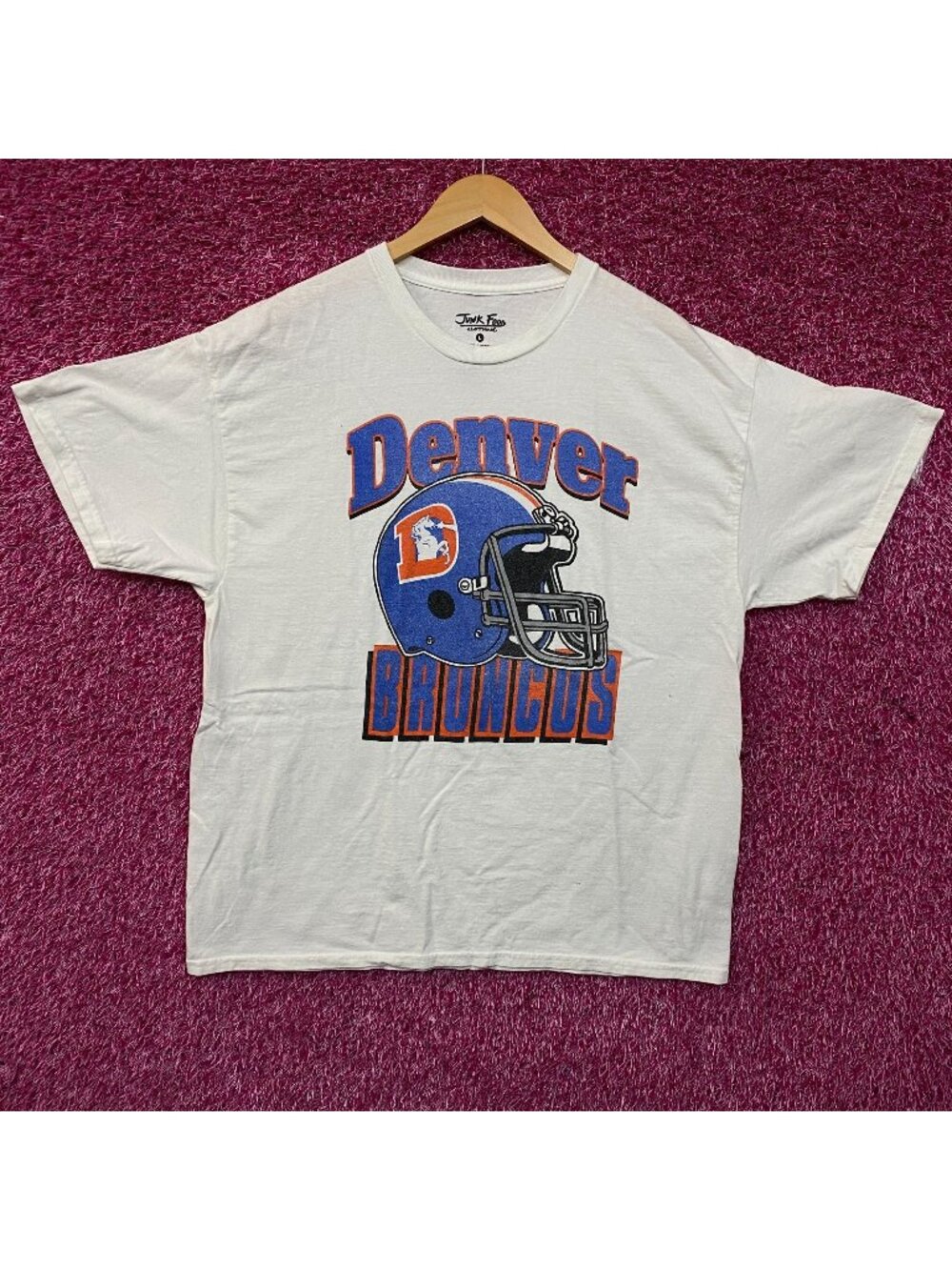 Junk Food NFL Denver Broncos Throwback Helmet Logo T- Shirt Large